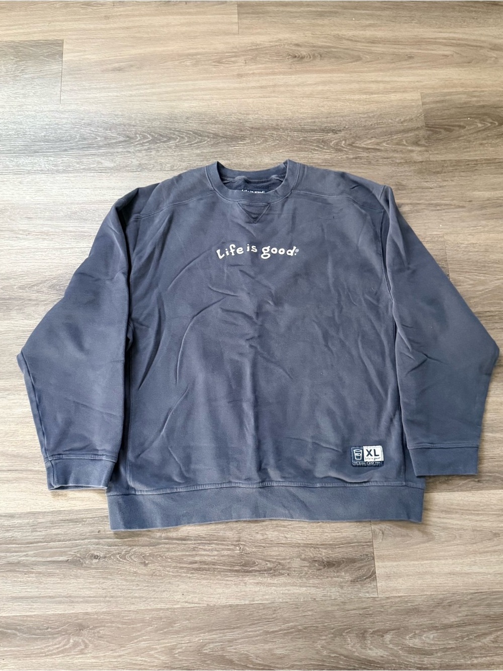 Life Is Good Men’s Crewneck Sweatshirt - Charcoal Gray